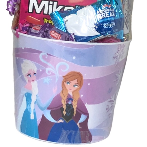 Disney FROZEN MOVIE Night Popcorn, Candies & Snack Treats Tub - Picture 12 of 15